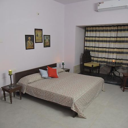 Mahavir Niwas Bed & Breakfast อุเดเปอร์ ภายนอก รูปภาพ